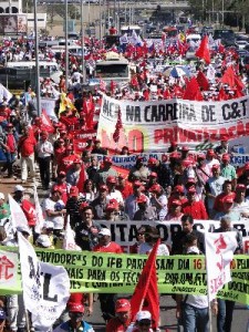 protesto em brasilia - junho 2011 - campanha salarial 2