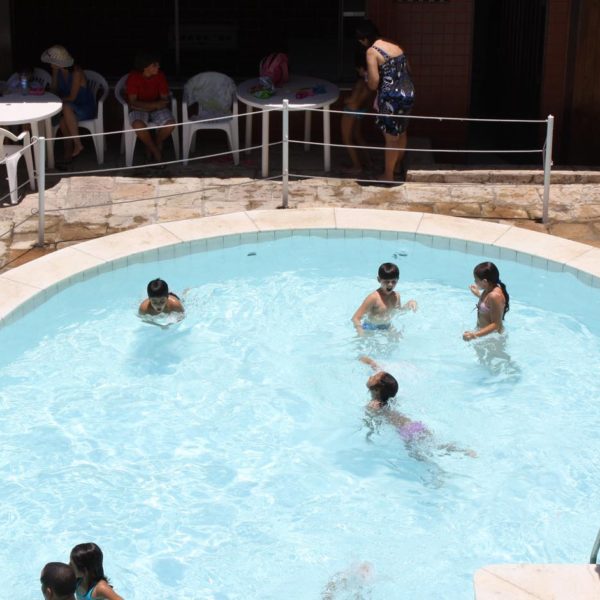 Dia das Crianças - banho de piscina