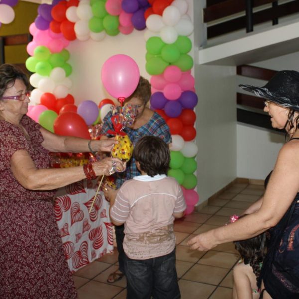Dia das Crianças - entrega das sacolas