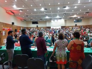 funcionária do Andes é homenageada no conad